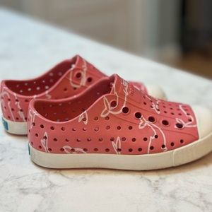 Natives Jefferson toddler size 7 Nantucket ACK pink whale shoes